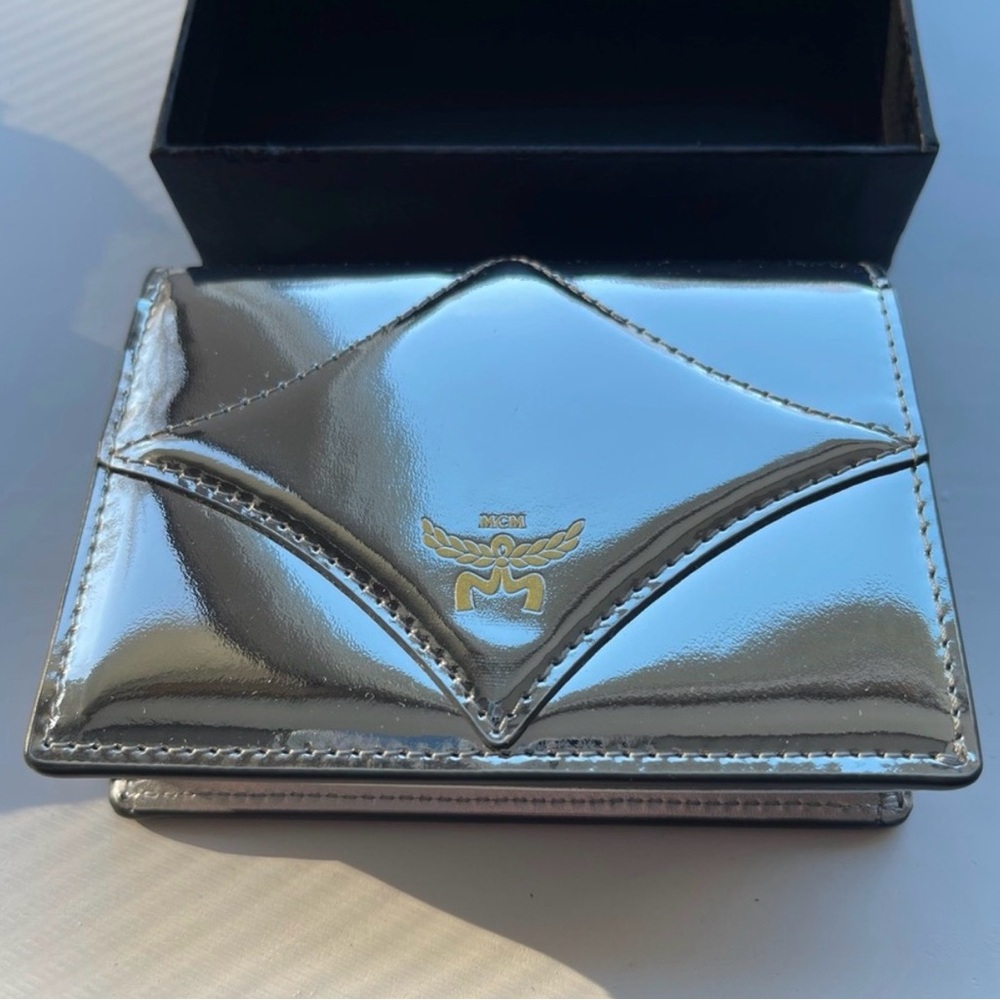 MCM Diamond Silver  Leather Wallet. Full Inclusion - Picture 2 of 11